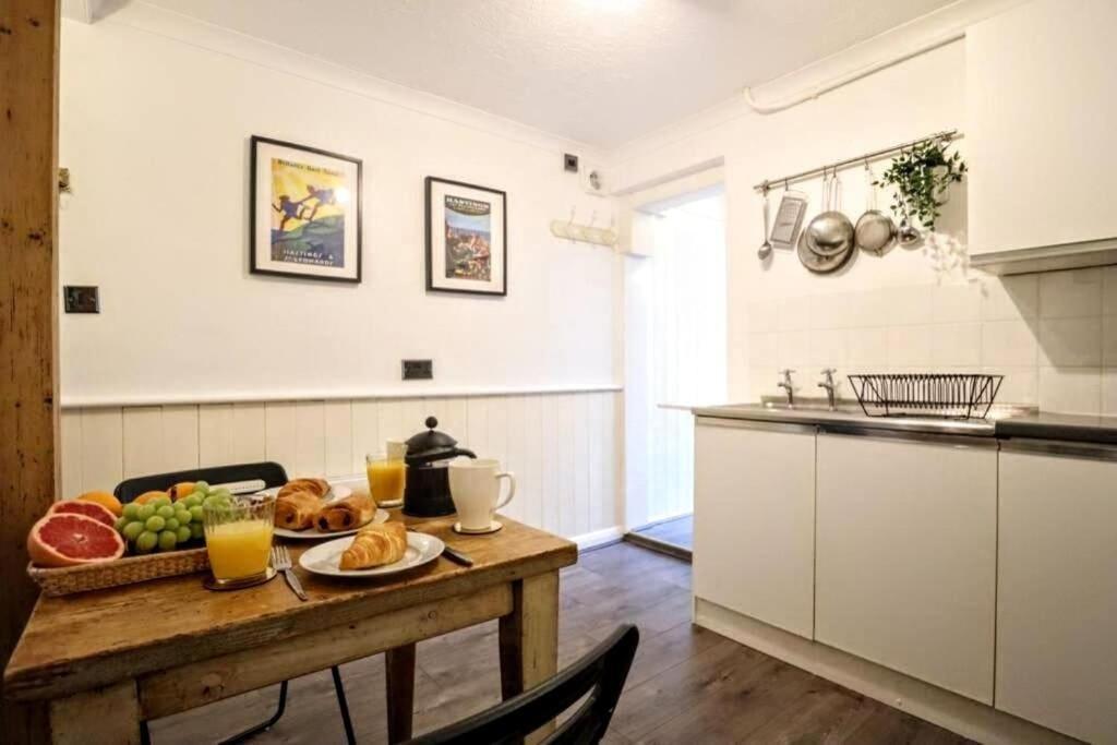 Cute Cottage 4 Mins From Cafes Station And Sea St Leonards-on-Sea Exterior photo